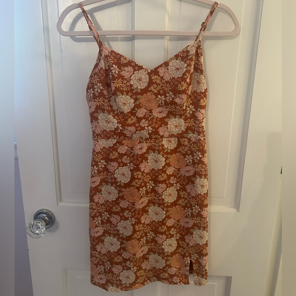 Hollister floral spaghetti strap dress size small never